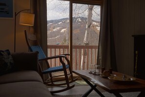 Televisión y chimenea 