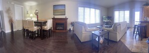 Smart TV, fireplace - Home on Edinburgh with 4 Bedrooms and 3 full Bathrooms (Charlottetown)