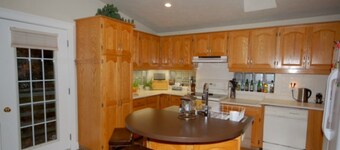 Home on Edinburgh with 4 Bedrooms and 3 full Bathrooms