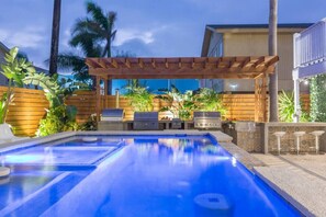 Een verwarmd zwembad