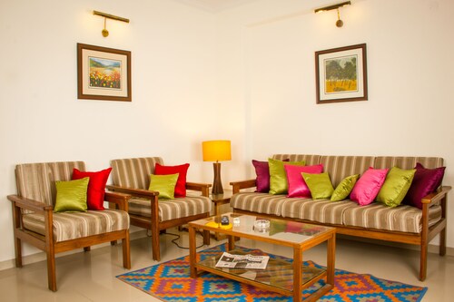 "Jaipur Apartment Stays" Abgeschiedenes 2-BHK-Apartment mit grünen zentralen Linien