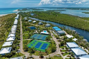 Exterior - Absolutely Gorgeous! And A Stunning View with resort amenity access! B3222A (Englewood)