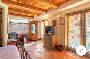 Smart TV, fireplace, DVD player, books