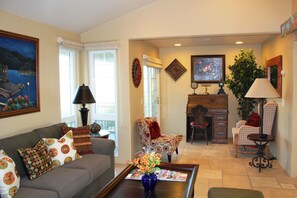 Smart TV, fireplace, DVD player, books - Dana Point Dream Home with White Water Ocean View (Permit #STR14-0084) (Dana Point)