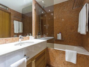 Combined shower/bathtub, hair dryer