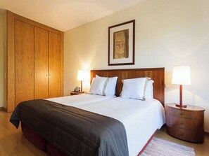 1 bedroom, iron/ironing board, Internet, bed sheets