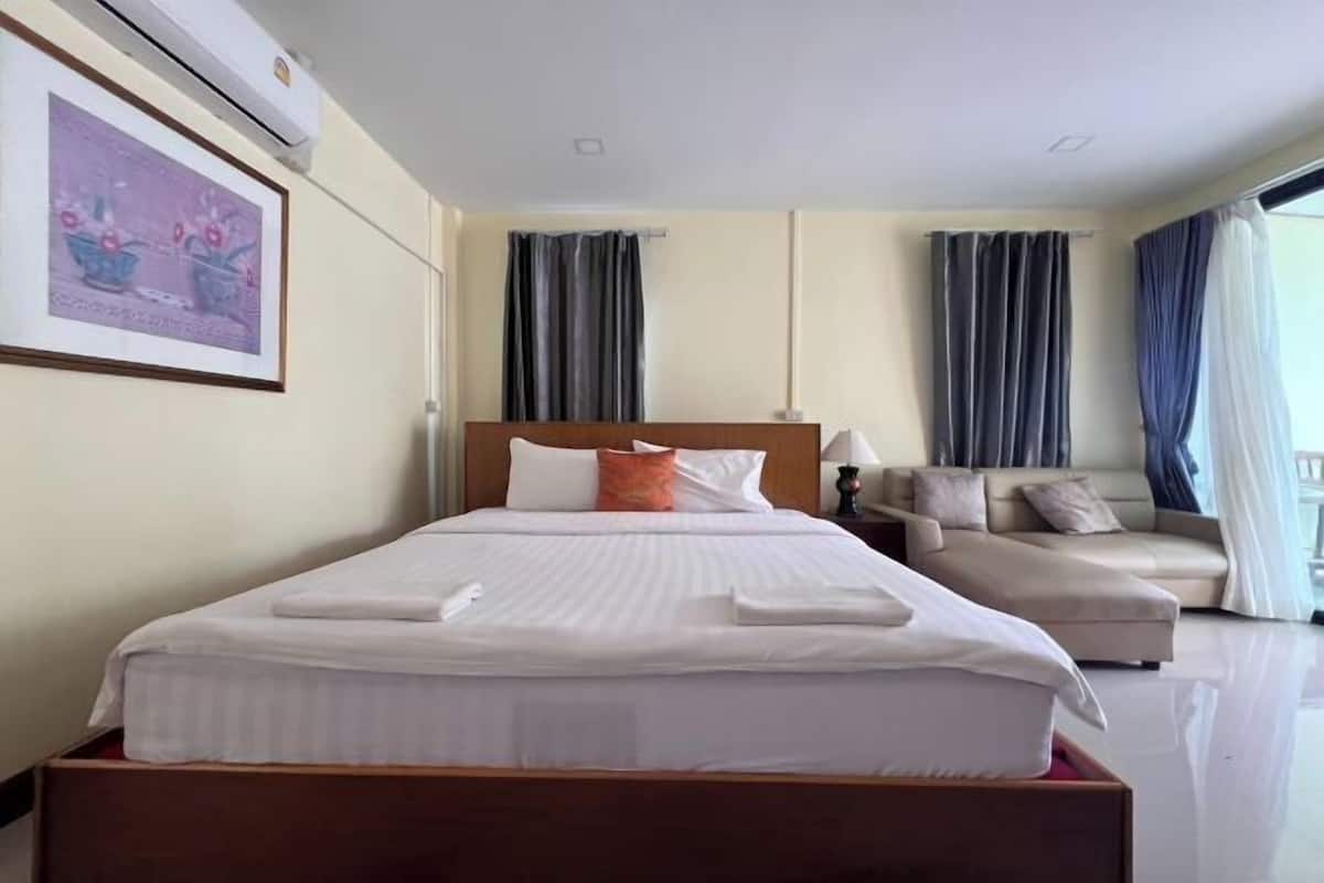 Iron/ironing board (on request), rollaway beds, free WiFi, bed sheets