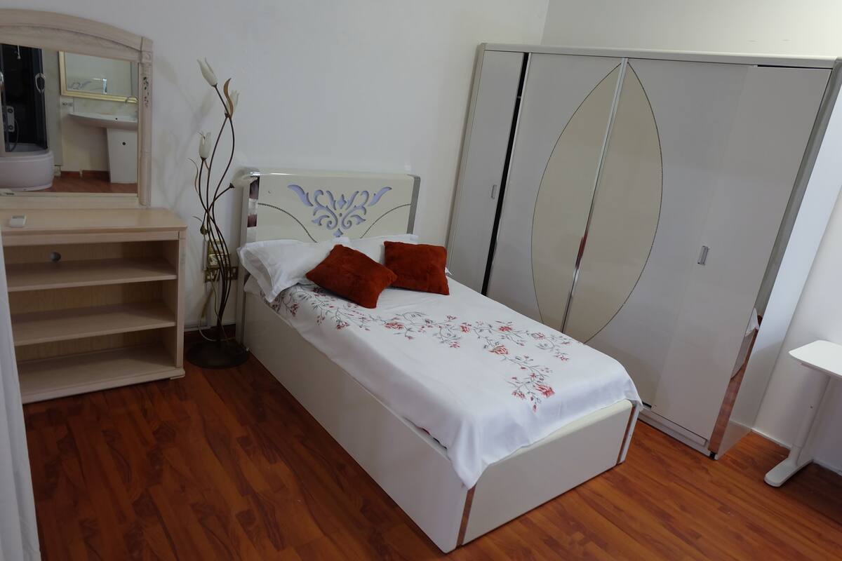 Chambre Simple Confort | Rideaux occultants, Wi-Fi gratuit