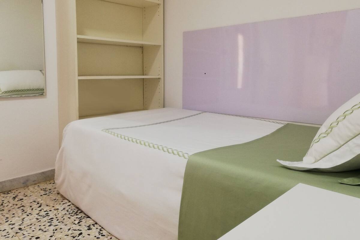 Chambre Simple, salle de bains commune | Rideaux occultants, Wi-Fi gratuit