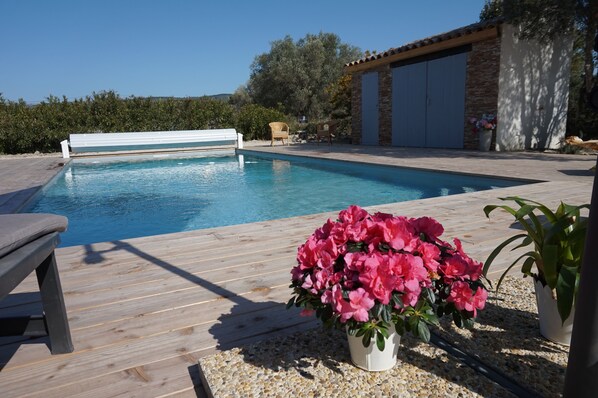 Outdoor pool, a heated pool - CIRCUIT DU CASTELLET Villa rental with heated pool, 7km from the beach (Le Castellet)