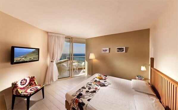 Desk, iron/ironing board, free WiFi