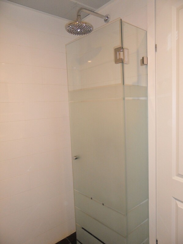 Bathroom shower - Sea Park Hotel Netanya (Netanya)