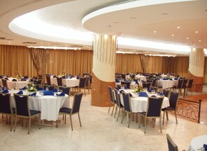 Free daily local cuisine breakfast - Sea Park Hotel Netanya (Netanya)