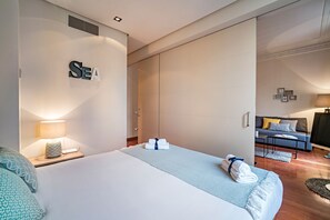 1 habitación, tabla de planchar con plancha, wifi gratis y ropa de cama 