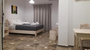 Junior Studio Suite - The Cliff Reflections - Adults Only (Santorini)