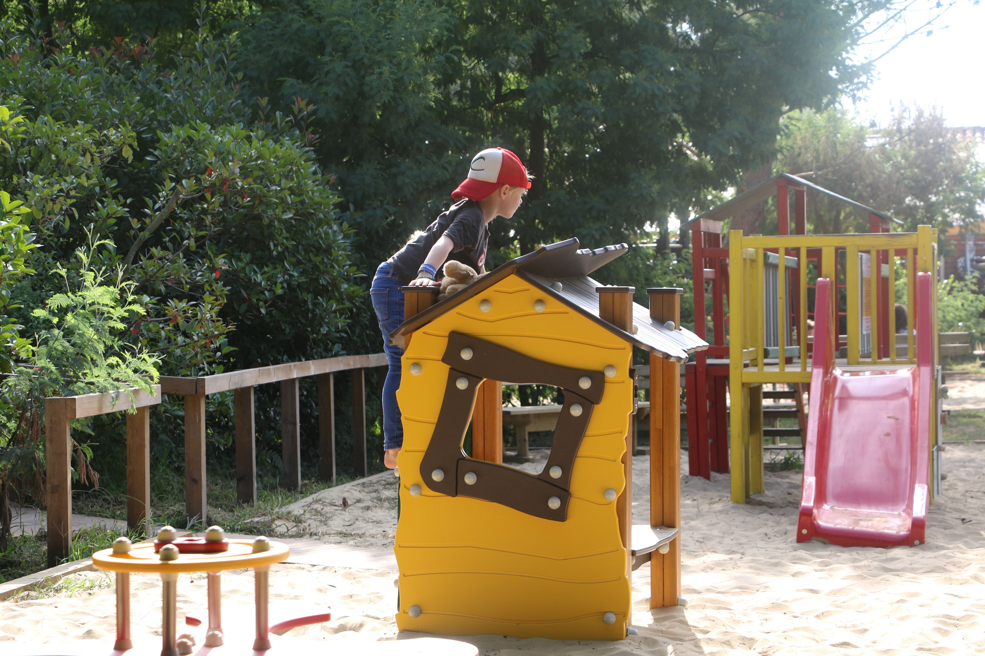 children’s play area – outdoor