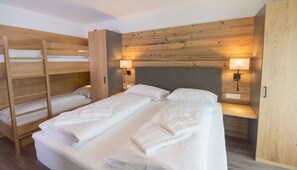 1 bedroom, in-room safe, iron/ironing board, free WiFi - SR, Top 5 - Ap. 86m² mit 2 SZ, Terrasse 37 m² (Zell am See)