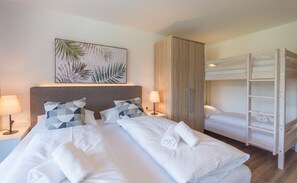 2 bedrooms, in-room safe, iron/ironing board, free WiFi