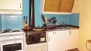 Kaffetrakter/tekoker, kjøleskap, mikrobølgeovn og kokeplater
