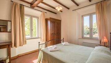 5 chambres, lit parapluie