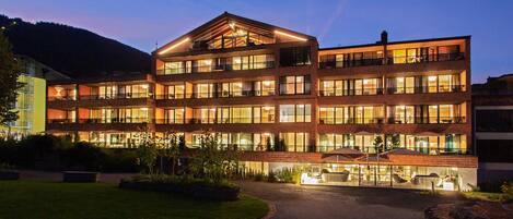 المنشأة من الخارج