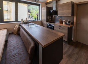 Fridge, oven, stovetop, dishwasher - SR, Top 13 - Ap. 100m² mit 3 SZ, Balkon 11m² (Zell am See)