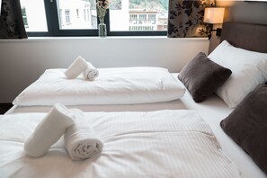 3 bedrooms, iron/ironing board, free WiFi, bed sheets - SR, Top 13 - Ap. 100m² mit 3 SZ, Balkon 11m² (Zell am See)