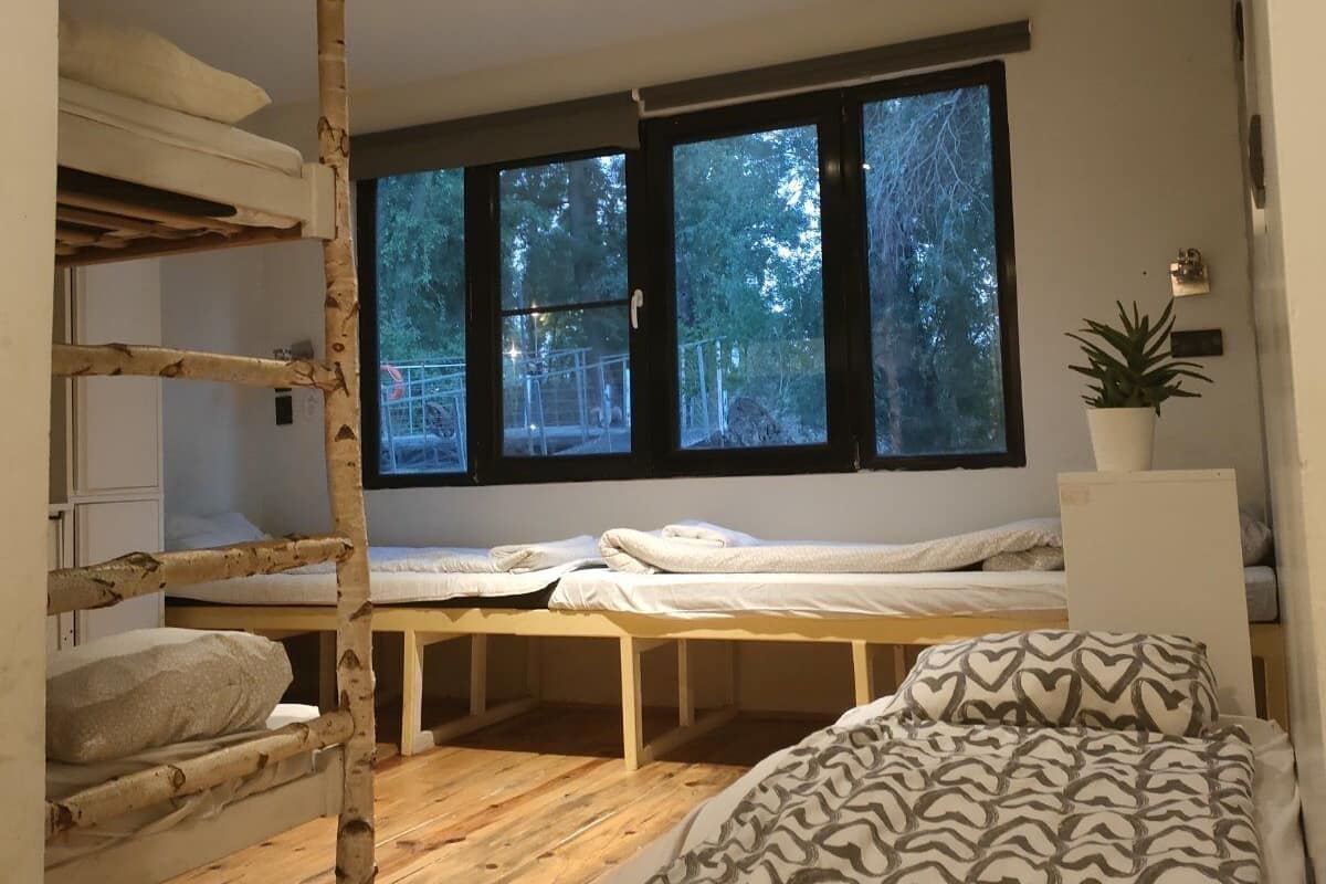 Basic Shared Dormitory (1 Single Bed) | Soundproofing, free WiFi, bed sheets