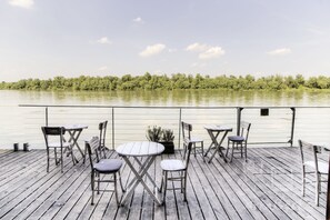 View from property - ArkaBarka Floating Hostel and Apartments (Belgrade)