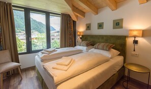 2 bedrooms, iron/ironing board, free WiFi, bed sheets - SR, Top 21 - Ap. 60m² mit 2 SZ, Balkon 9m² (Zell am See)