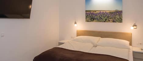 1 bedroom, free WiFi, bed sheets