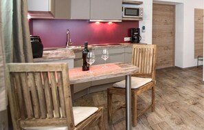 Kühlschrank, Herdplatte, Geschirrspüler