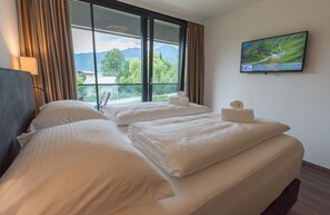 1 bedroom, in-room safe, iron/ironing board, free WiFi