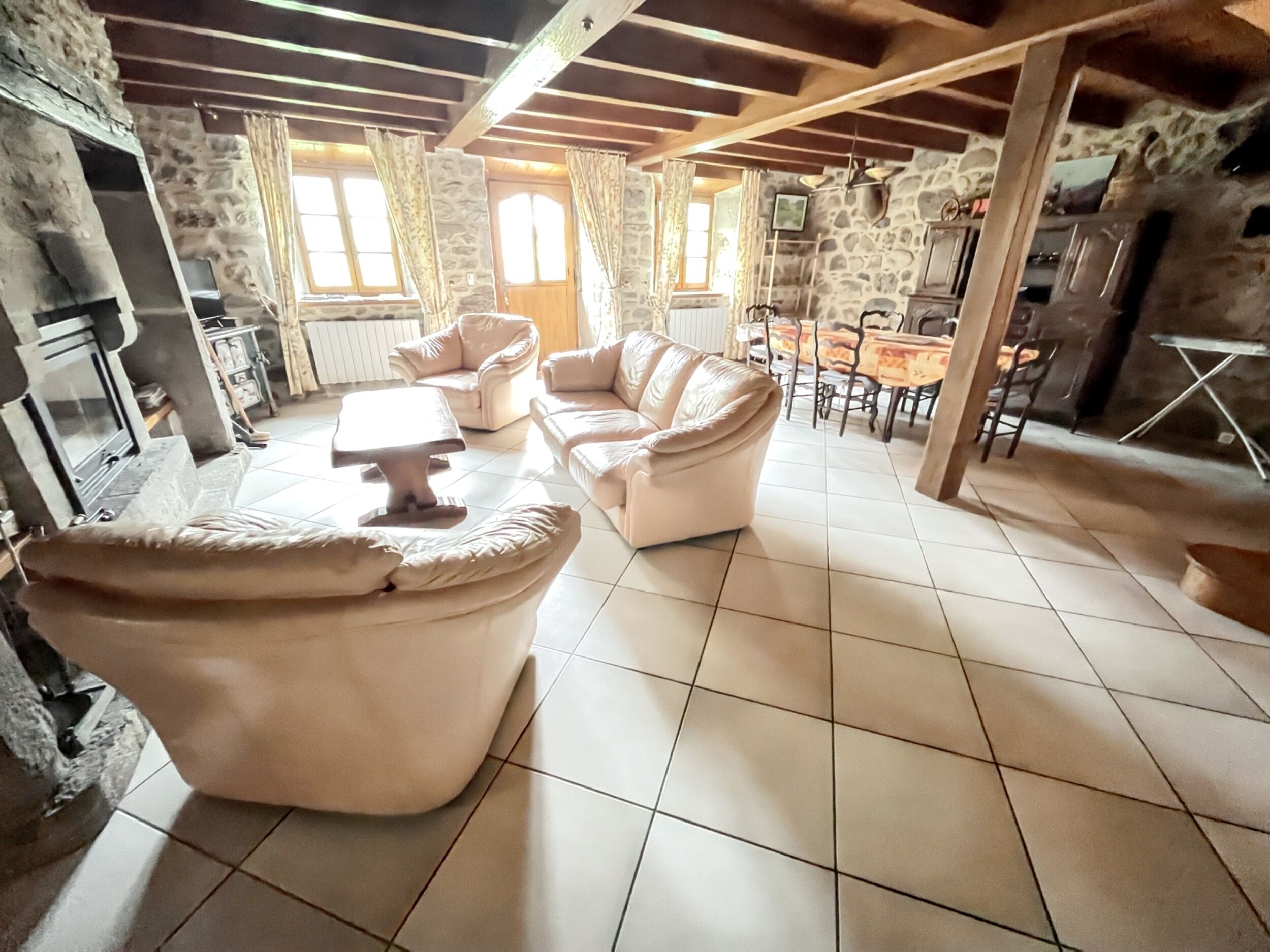 Televisión, chimenea