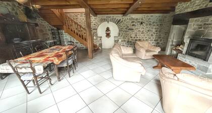 Homerez - Charmantes Haus in Lanobre mit Garten