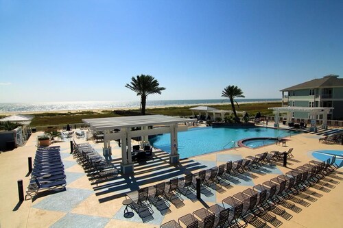 Knot 4 Sail -Beach Front- Ocean Views- Front Row - 2BD/2BA. Sleeps 6