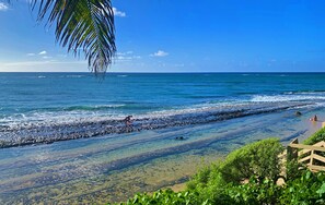 On the beach - Kawela Kai 501:Updated NorthShore Beach Front-Relax & Unwind (Kahuku)