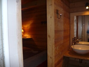 5 bedrooms, iron/ironing board, travel crib, free WiFi