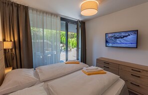 2 bedrooms, in-room safe, iron/ironing board, free WiFi - SR, Top 1 - Ap. 70m²  mit 2 SZ, Terrasse 21m² (Zell am See)