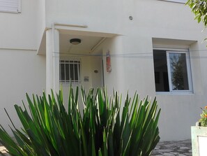 Exterior detail - Charming T2 in Quiet Arcachon Heights - Terrace & BBQ - Walk to Shops & Beaches (Arcachon)