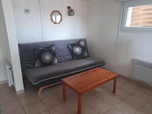 TV - Charming T2 in Quiet Arcachon Heights - Terrace & BBQ - Walk to Shops & Beaches (Arcachon)