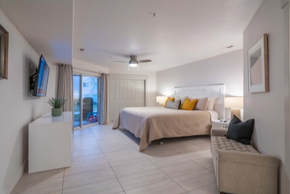 3 bedrooms, desk, iron/ironing board, free WiFi