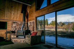 Interior - Amazing property & Shasta views, private lake, dark skies, close to everything (Mt. Shasta)