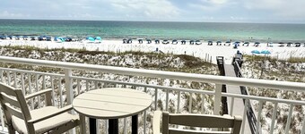 ISLAND SANDS #305- TOP FLOOR !!! BEAUTIFUL GULF FRONT VIEWS!!!