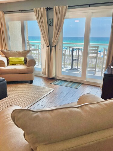 #305- TOP FLOOR, GULF FRONT! NOW BOOKING SPRING AND SUMMER! BCH SERVICE INCL.!