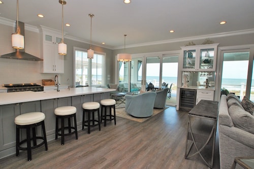 OCEANFRONT / Sleeps 16 / BELLA VISTA / POOL / SPA / ELEVATOR / ELEGANT HOME