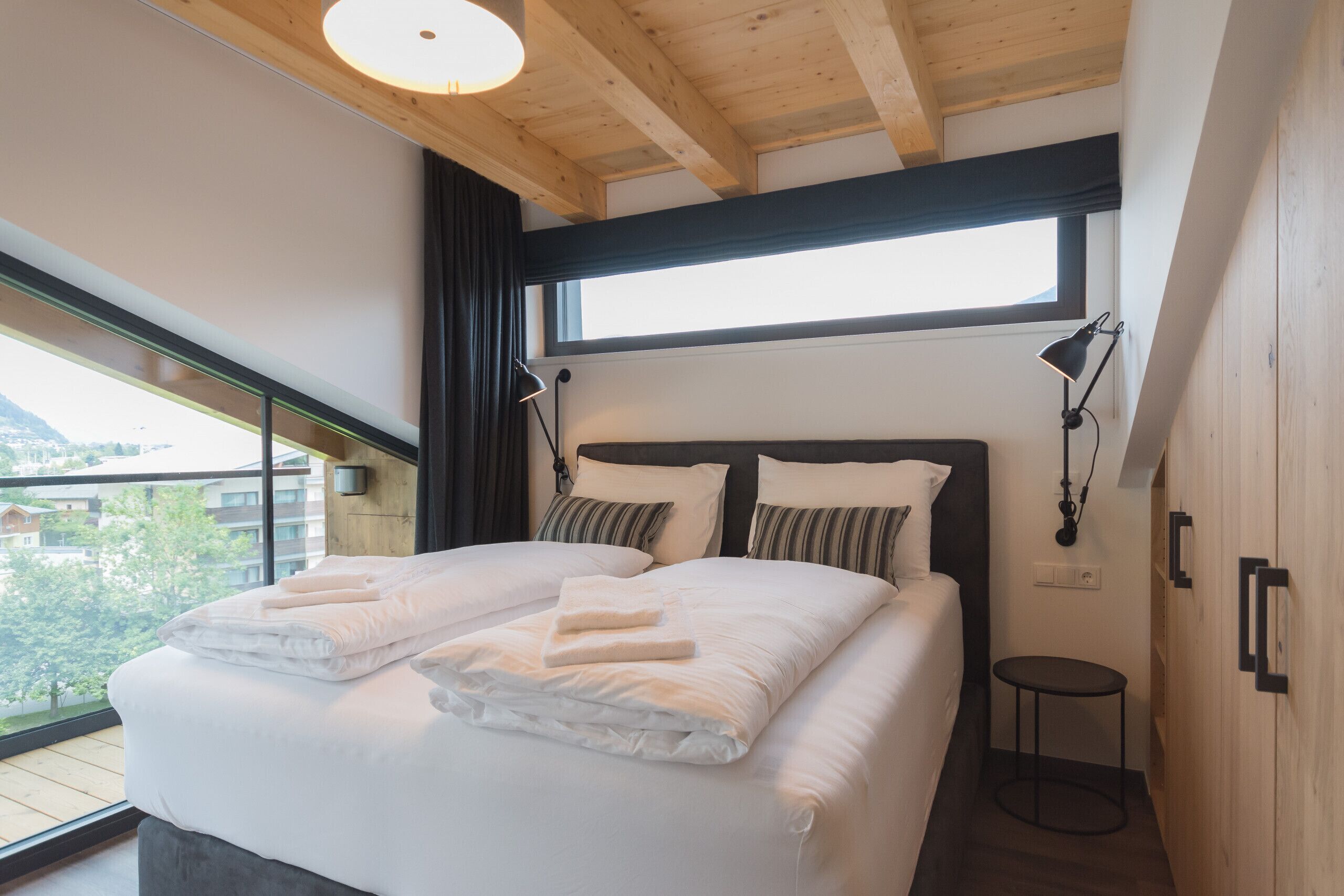 4 slaapkamers, een strijkplank/strijkijzer, gratis wifi, beddengoed