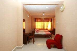 Family Suite | 1 bedroom, premium bedding, desk, iron/ironing board - Sain Regincy (Colombo)