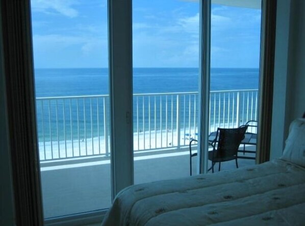 3 室のベッドルーム、アイロン / アイロン台、WiFi (無料)、ベッドシーツ