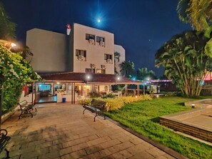 Exterior - Hotel Ashwin Igatpuri, Pure Veg & Jain Food (Igatpuri)